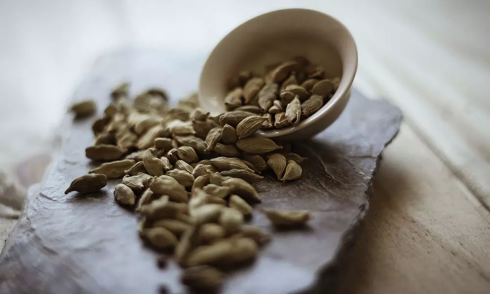 What are the Benefits of Cardamom for Skin and Health?