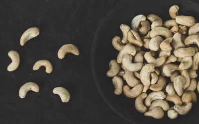What are Cashew Nuts? How is it Used?